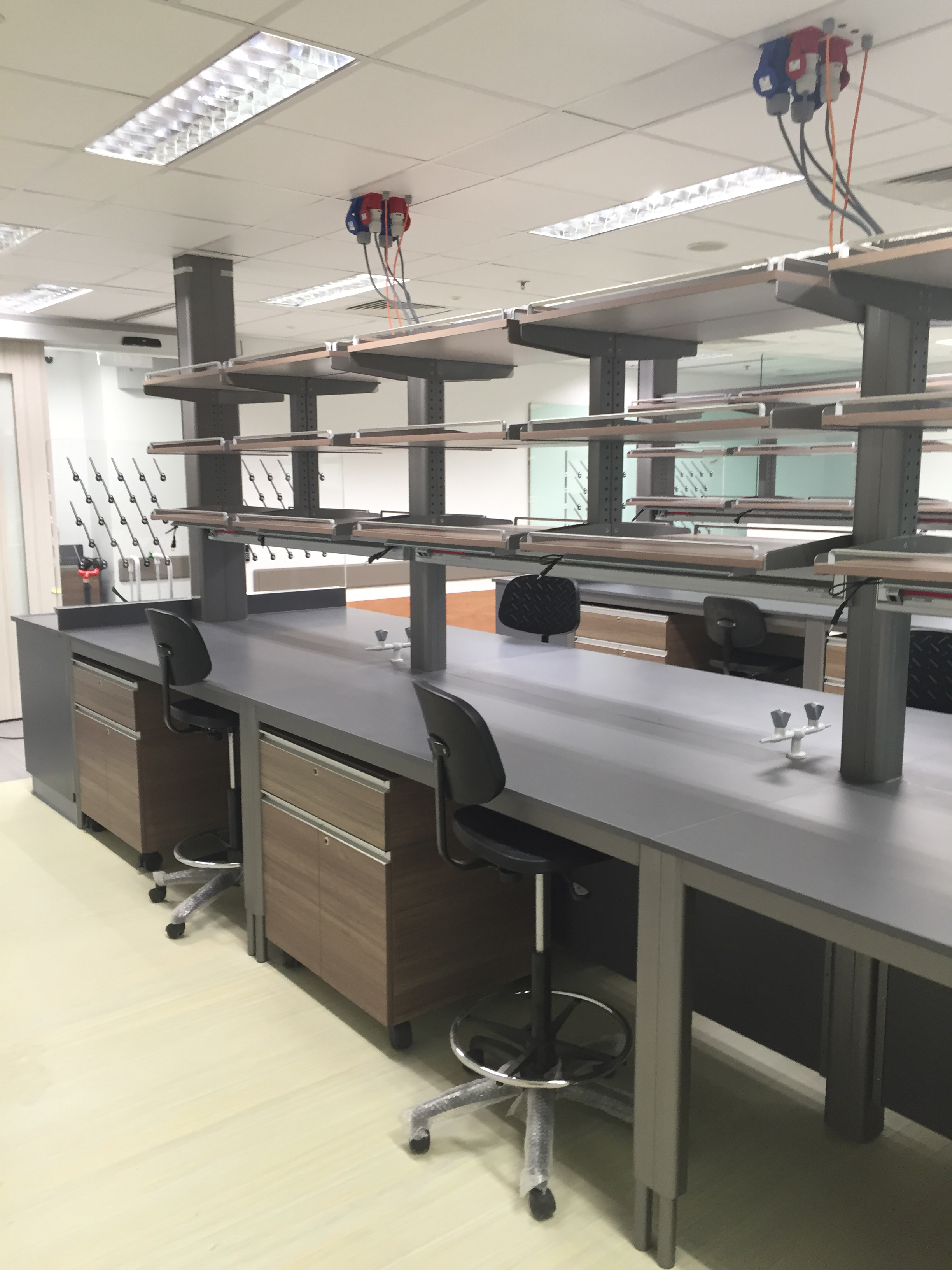 Hybrid Lab Bench 2 Laboratory and Healthcare Furniture